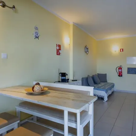 Lovelystay - Sunny Apartment In Praia Da Rocha Lejlighed *