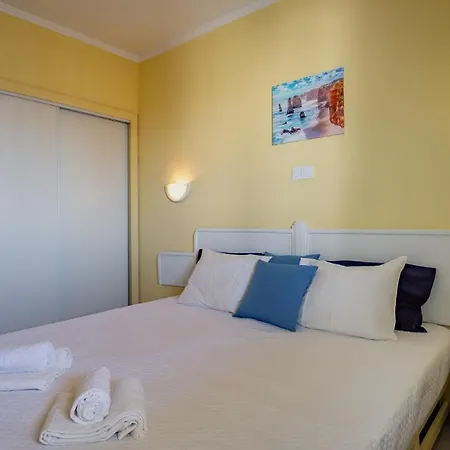 Lovelystay - Sunny Apartment In Praia Da Rocha Apartament Portimão